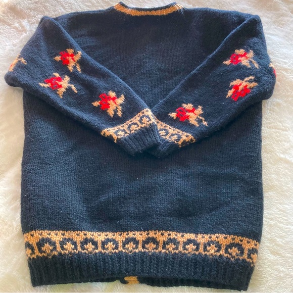 Vintage Chunky Hand Knit Classic Sweater Genuine Abalone Buttons❣️ - Picture 9 of 16